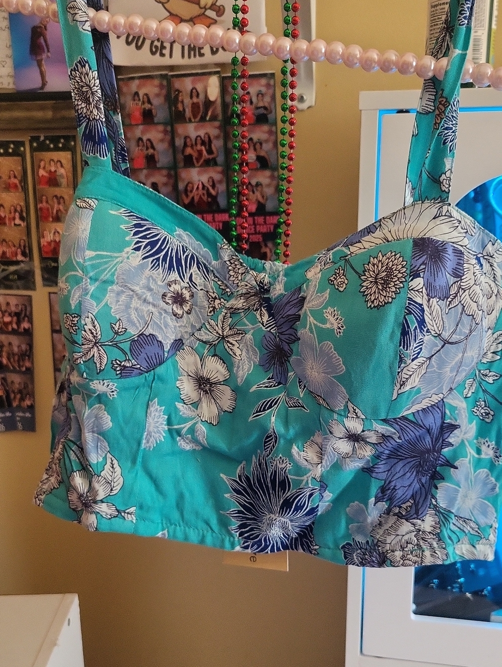 B-o-g Floral Sweetheart Crop Top in Teal